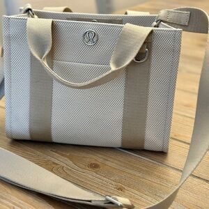 Lululemon 4.5L Mini Tote in Light Ivory
